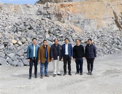 【沖刺四季度】趙伯廷到扶綏縣天橋山建筑用灰?guī)r礦項目洽談合作