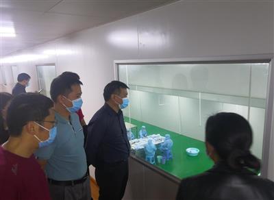 趙波到國際果品加工基地調研口罩生產項目建設及生產情況