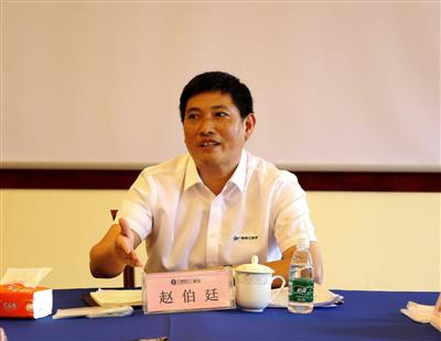 平果隆錦公司開展“夏送清涼，情系一線”慰問活動