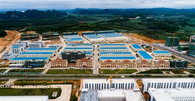 崇左國際果品加工基地二期主體建筑全部封頂
