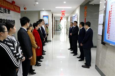 開工大吉！新春上班第一天，公司領導給員工拜年