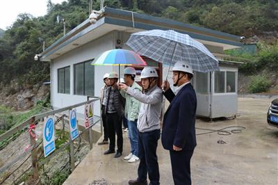 玉梟彤到平果隆錦公司開(kāi)展安全檢查