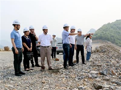 趙伯廷到所屬公司調(diào)研指導(dǎo)要求乘勢而上攻堅(jiān)克難再創(chuàng)佳績