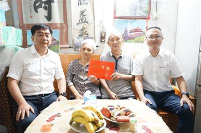 莫如冬帶隊開展國慶75周年走訪慰問活動