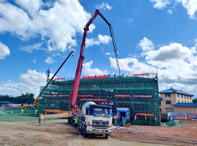 海河公司南寧市石埠堤改擴(kuò)建工程EPC總承包項目石靈河泵站主體工程順利封頂